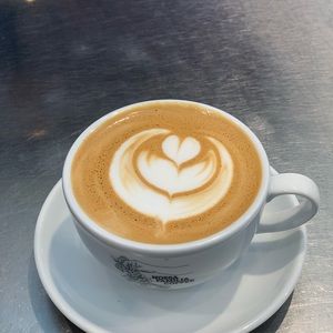 Meet your Posher, Laulaura